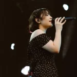 Bernadya Outfit Colorful: Intip 4 Penampilan Cerah di Video Klip ‘Rabun Jauh’