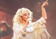 Madonna Geger di Coachella 2026: Penampilan Kontroversial, Kolaborasi dengan Sabrina Carpenter, dan Rencana Album Baru