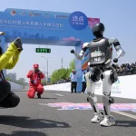 Robot Humanoid Pecahkan Rekor Half Marathon Beijing, Menandai Era Baru Industri AI China