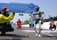 Robot Humanoid Pecahkan Rekor Half Marathon Beijing, Menandai Era Baru Industri AI China