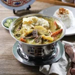 Soto Betawi Berkuah Susu, Menu Baru yang Memikat Pelanggan di Warung Mubarok Kudus