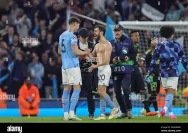 Akhir Sebuah Era: Bernardo Silva dan John Stones Resmi Tinggalkan Manchester City