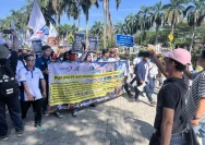 Aksi Buruh Indomaret di Menara PIK: Menuntut Upah Lembur yang Hilang
