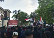 AMPB Demo Polresta Pati: Masyarakat Tuntut Penjelasan atas Kasus-Kasus yang Belum Dituntaskan