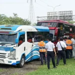 Bus Besar Masih Melanggar Aturan di Jalan Prof Hamka