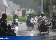 Cuaca Jabodetabek Hari Ini: Hujan Ringan dan Waspada Gempa!