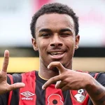 Eli Junior Kroupi: Bintang Bournemouth Pecahkan Rekor 32 Tahun dan Pilih Timnas Prancis
