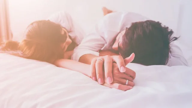 Foreplay Penting: Mengapa Tidak Bolehkah Dilewatkan Sebelum Bercinta