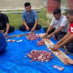 Gerindra Mijen Rayakan Idul Adha dengan Sembelih 17 Kambing dan Bagikan 315 Bungkus Daging