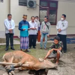 Gotong Royong Warga Desa Sendangdawung dalam Penyembelihan Hewan Kurban di Hari Raya Iduladha