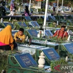 Keluarga Besar Dasira Gelar Ziarah Kubur untuk Kenang Leluhur dan Sambut Idul Adha