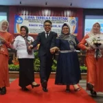 Lisa Fitriana Sandang Gelar Doktor dengan Prestasi Cemerlang