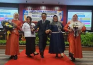 Lisa Fitriana Sandang Gelar Doktor dengan Prestasi Cemerlang