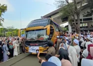 Pemberangkatan Calon Haji HST Menuju Asrama Haji Embarkasi Banjarmasin