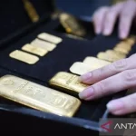 Rusia Jual Massal Cadangan Emas, Harga Emas Global Terancam Turun?