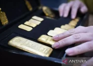 Rusia Jual Massal Cadangan Emas, Harga Emas Global Terancam Turun?