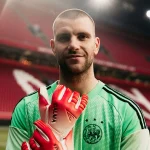 Ajax Ingin Singkirkan Maarten Paes, Gaji Selangit Kiper Barcelona