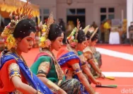 Bosowa Taksi Perkuat Identitas Budaya dengan Atribut Adat Bugis-Makassar
