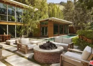 Dakota Johnson Jual Rumah Mewah di West Hollywood