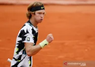 Jakub Mensik Tantang Andrey Rublev di Perempat Final French Open