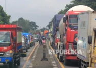 Kemacetan Panjang di Jalur Pantura Pati-Juwana, Kendaraan Terjebak Berjam-jam