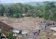 Longsor Mengancam Kampung Tumbit Dayak: Pemerintah dan Perusahaan Ketinggalan Jam