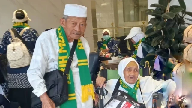 Mbah Painah: Penjual Daun Pisang yang Menggapai Mimpi Haji