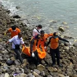 Nelayan Hilang di Kragan Ditemukan Meninggal di Pinggir Pantai Sluke