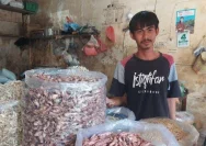 Pembeli di Pasar Bintoro Demak Cenderung Menurun Setelah Iduladha