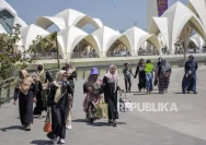 Wisatawan Padati Masjid Al-Jabbar Bandung Selama Libur Panjang Iduladha