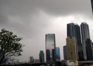 Cuaca Jakarta hari ini: Berawan Tebal dan Hujan Ringan Menghiasi Kota