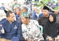 Menteri Transmigrasi Serahkan Ijazah almarhum Abdul Rohid, Wisudawan ITS yang Gugur dalam Ekspedisi Patriot