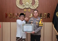 Zainal Petir Raih Penghargaan Bergengsi IKADIN atas Dedikasi Membela Rakyat Kecil