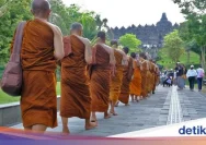 56 Bhikkhu Lintas Negara Jalankan Jalan Damai dari Bali ke Borobudur dalam Indonesia Walk for Peace 2026