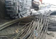 Disperkimtan Kota Tangerang Larang Pemasangan Kabel Internet di Atas Tiang