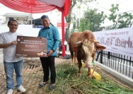 Distribusi 300 Paket Daging Sapi Banmas untuk Warga Jati Kebo di Pati