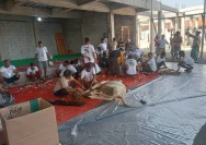 DPPKB Karawang Salurkan Daging Kurban untuk Cegah Stunting pada Balita