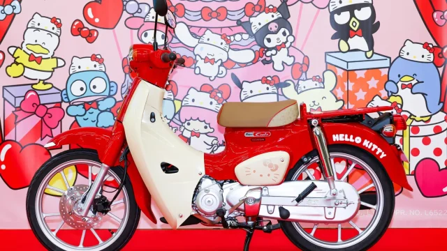 Honda Luncurkan Super Cub Edisi Spesial Hello Kitty, Tampil Imut dan Elegan