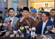 Jokowi Diminta Tunjukkan Ijazahnya Saat Keliling Indonesia