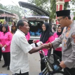 Kapolres dan Bhayangkari Tanah Laut Meninggalkan Kepedulian untuk Dua Kapolsek yang Tertimpa Musibah
