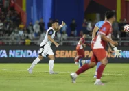 Kekacauan di JIS: Pertandingan Persija Jakarta vs Semen Padang Tertunda Karena Flare Suporter