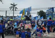 Kekhawatiran Besar Buruh Bekasi Terhadap Gelombang PHK di Tengah Krisis Ekonomi
