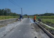 Kodim 0706/Temanggung Lakukan Pengecoran Jalan Pengganti di Desa Kaloran untuk Meningkatkan Mobilitas Warga
