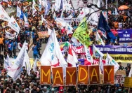 May Day Jepara: 800 Buruh Turun Jalan Tuntut Undang-Undang Ketenagakerjaan Baru