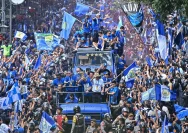 Pawai Juara Persib: Lautan Biru dan Semangat Bobotoh di Bandung