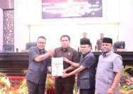 Pemkot Sungai Penuh Lepas Jamaah Haji 2026, Wako Alfin Minta Kebersamaan dan Doa untuk Daerah