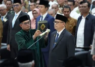 Regenerasi di USK: Prof. Mirza Lantik 4 Wakil Rektor Baru