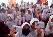 Tabungan Pelajar Indonesia Mencapai Rp29,1 Triliun, OJK Ungkap Kebiasaan Finansial Muda