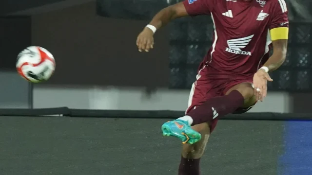 Yuran Fernandes Menuju Persebaya: Akankah PSM Kehilangan Pemain Kunci?