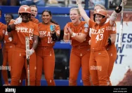 Katie Stewart: Legenda Softball Texas yang Membuat Sejarah